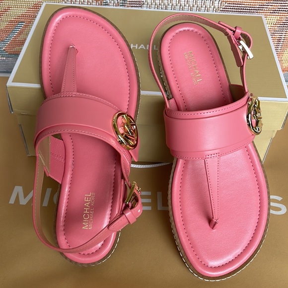 MICHAEL KORS KARMEN THONG SANDALS FAUX LEATHER TEA ROSE
49S2CRFA1L - Picture 8 of 16